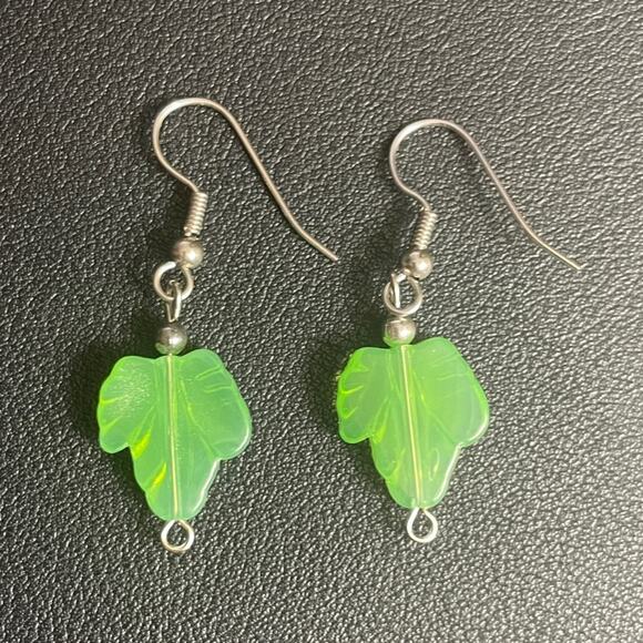 Green Leaf Earrings in Glass or Stone Silver tone Earwire 1.5" Light Dainty - Picture 2 of 5